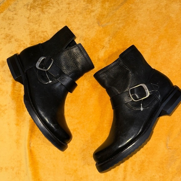 Frye Women's Black Veronica Flex Booties - Picture 12 of 16